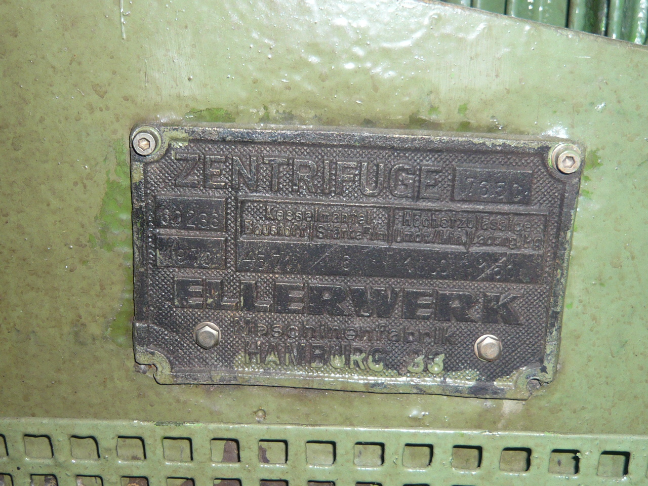 Manual Discharge-Top Centrifuge-Basket 1,000 mm (39.4 in) Stainless Steel Austenitic For Sale - IPP# 208338