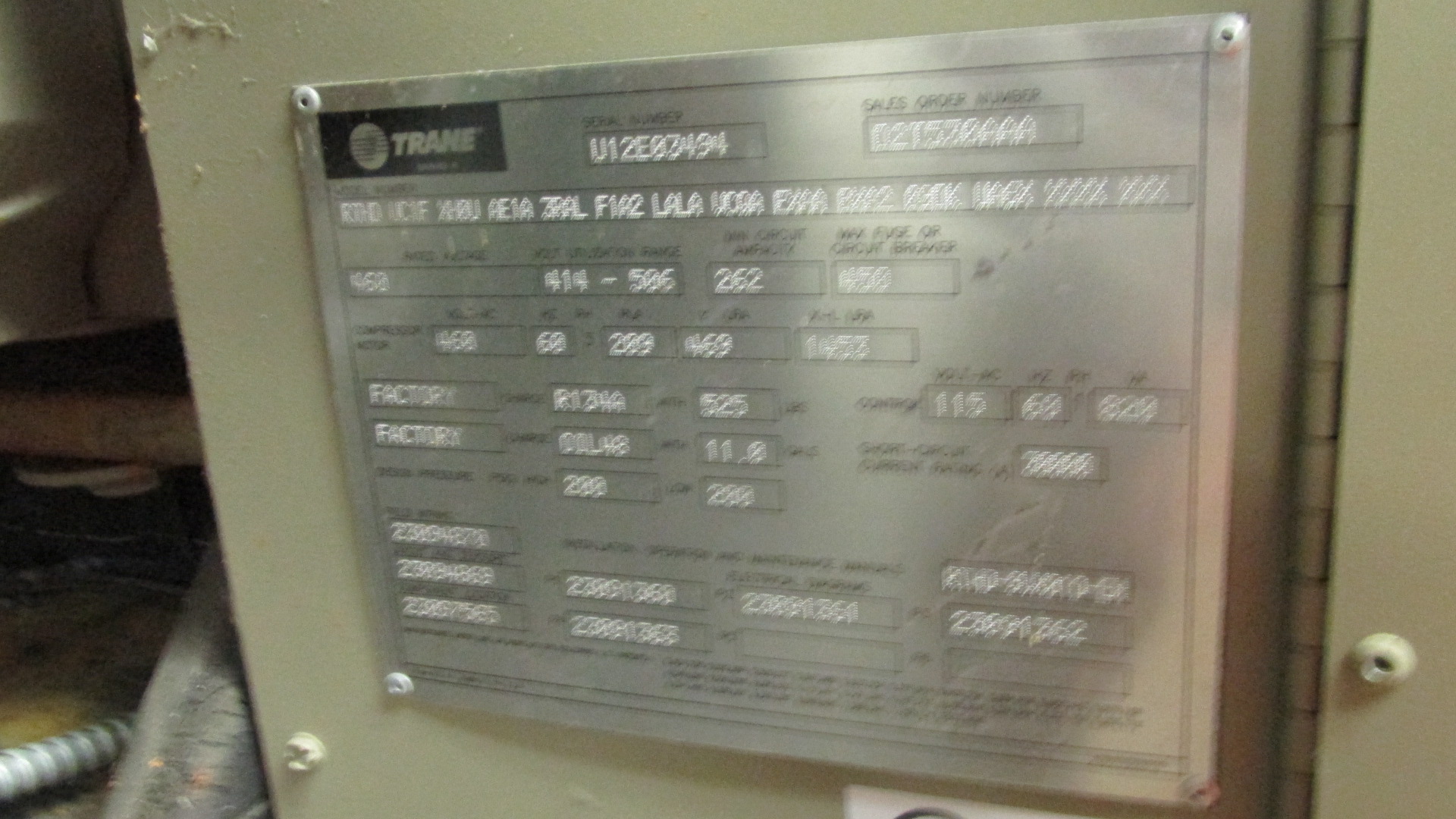 Carbon Steel Trane RTHD UC1E HX0U AE1A 3RAL FIAZ LALA VCQA EXAA BXA2 09DK UA6X. Compressor Chiller - IPP# 233260