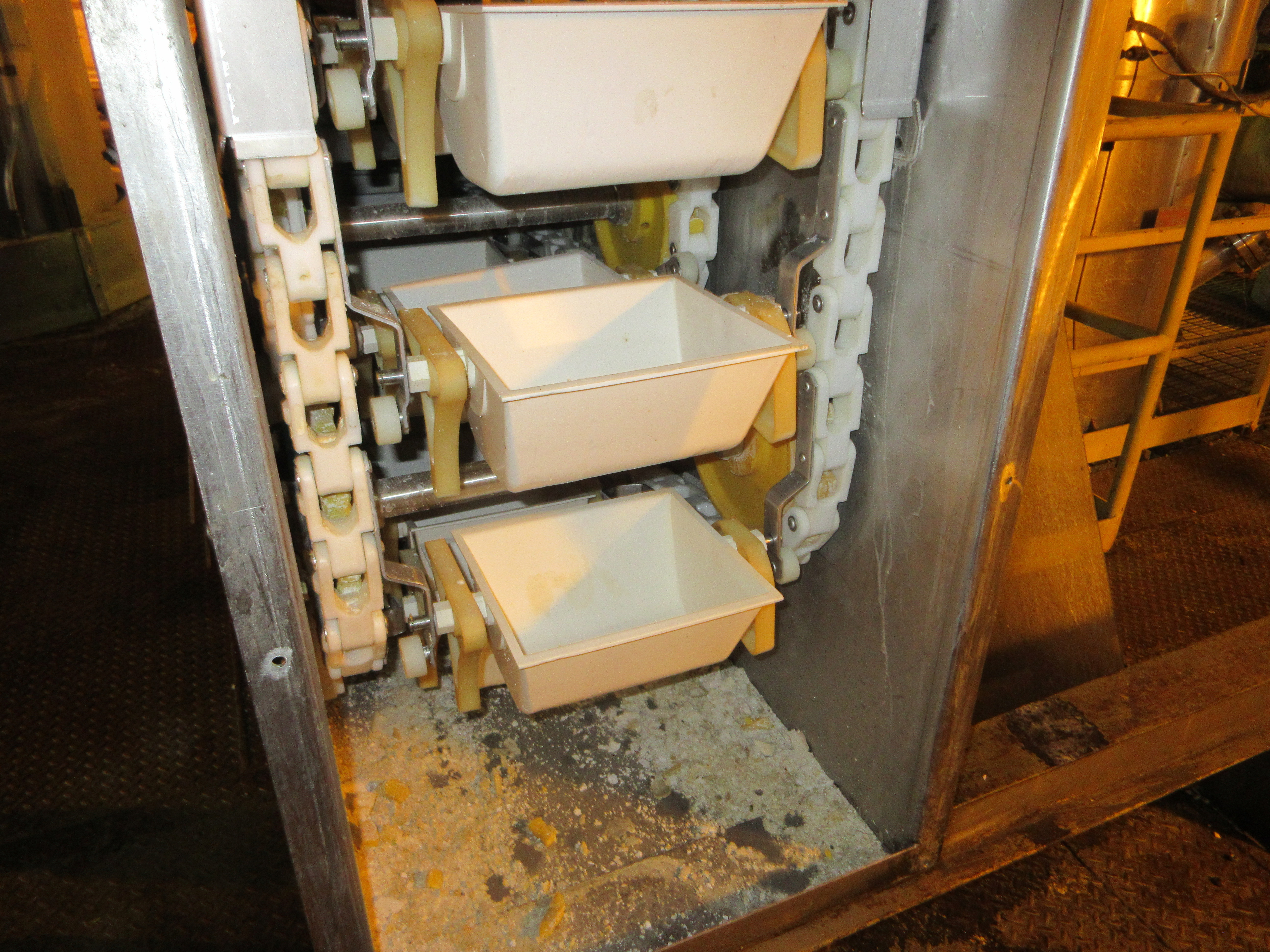  Bucket elevator Conveyor 635 mm (25 in) Stainless Steel 304 For Sale - IPP# 246735