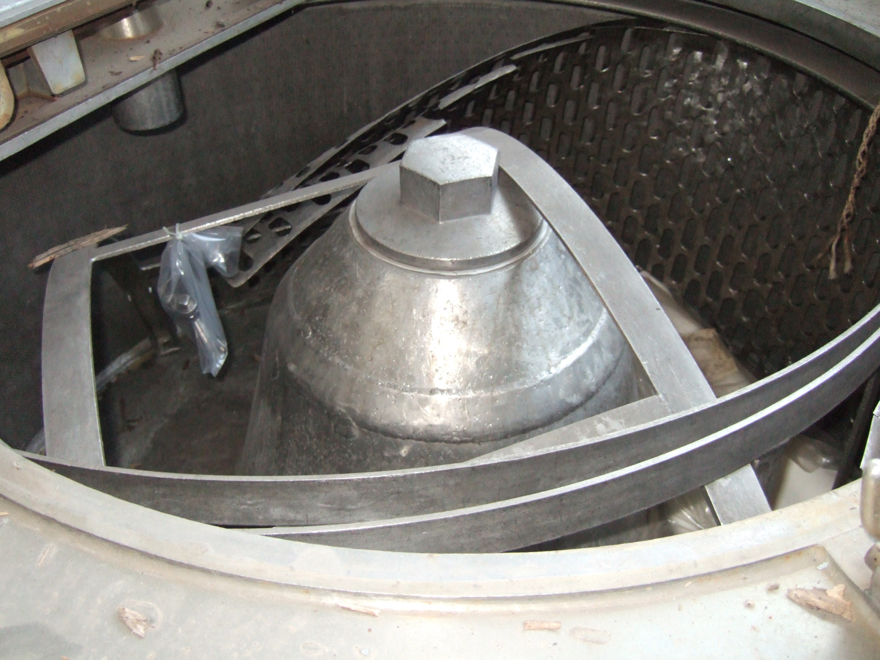  Manual Discharge-Top Centrifuge-Basket 1,200 mm (47.2 in) Stainless Steel Austenitic For Sale - IPP# 705477
