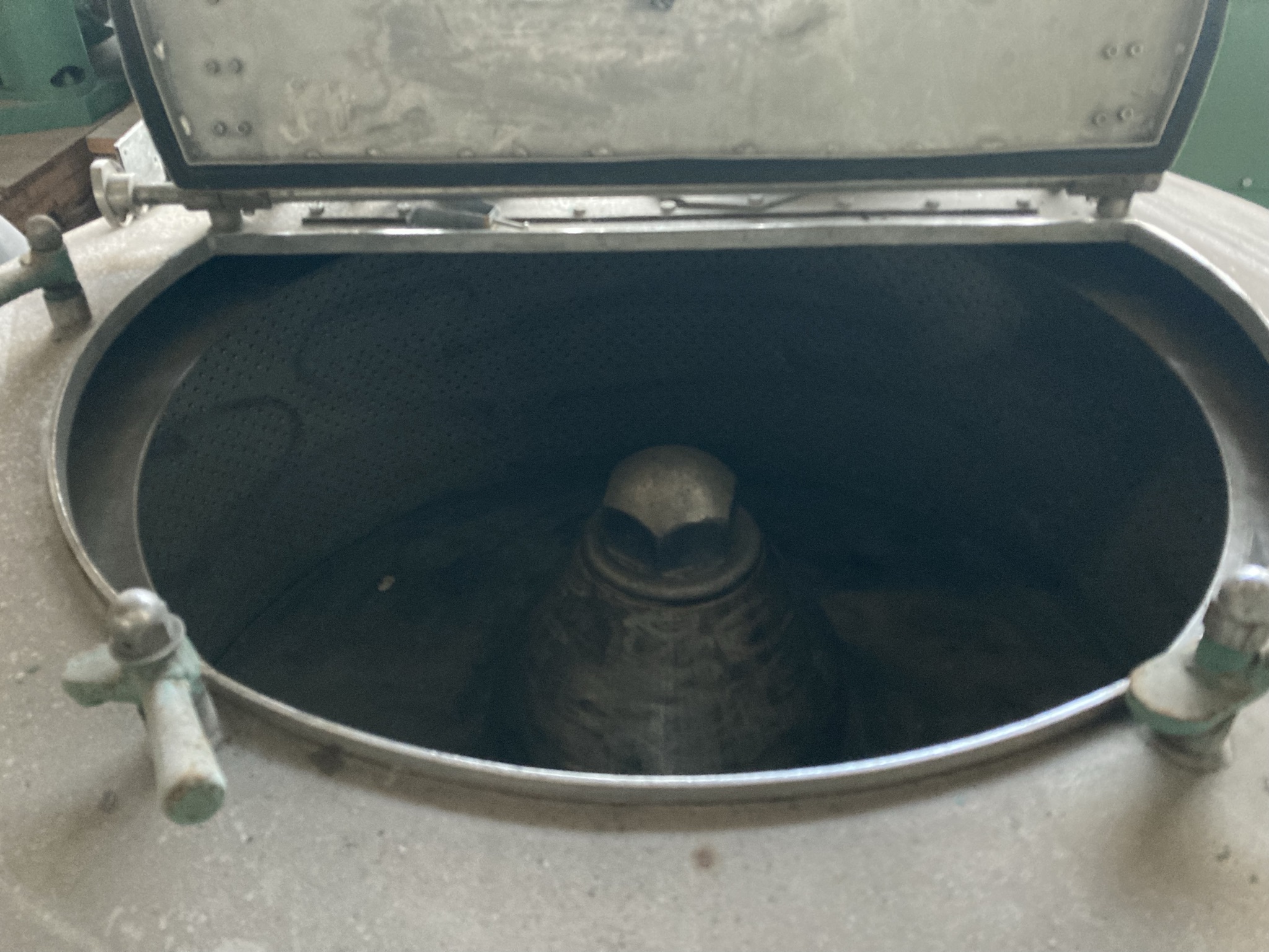 Manual Discharge-Top Centrifuge-Basket 1,200 mm (47.2 in) Stainless Steel 316 For Sale - IPP# 702023